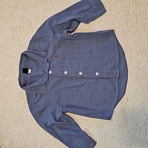 Gap size 2yrs, Soft Blue button down shirt.  In Excellent, like New ❤️ condition - Picture 1 of 8